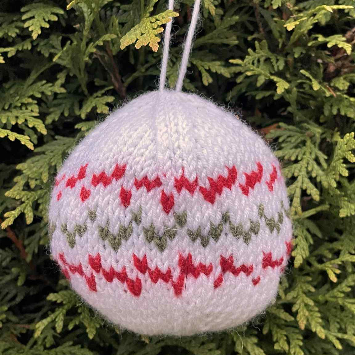 JULEKULER MED MØNSTER (strikkepakke)